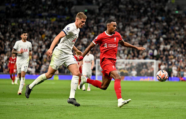 俱乐部与球 俱乐部与球