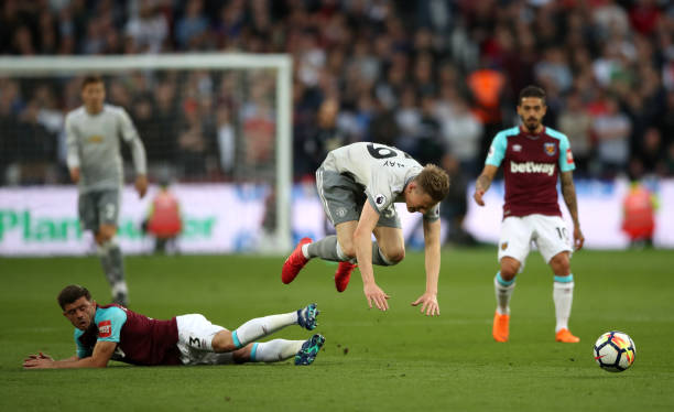 俱乐部的发 俱乐部的发