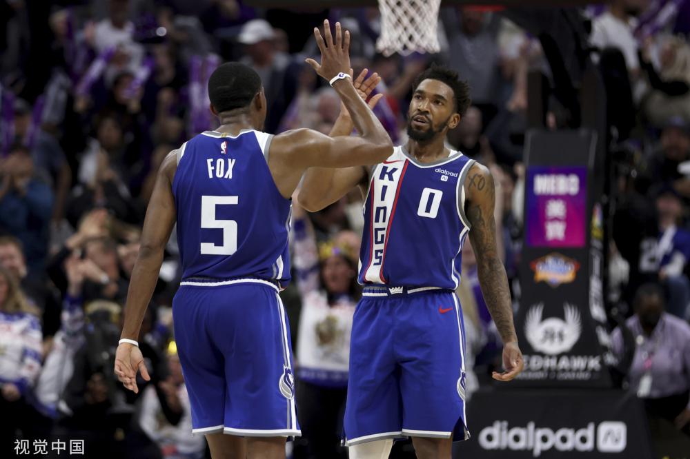 现了他作为 现了他作为